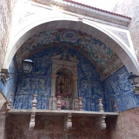 Alcobaça Monastery Tour and Portuguese Ceramics Workshop, Silver Coast Travelling Tours