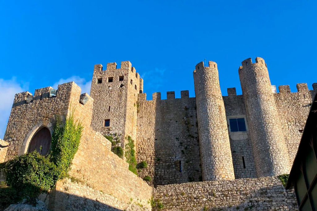 Castelo-de-Óbidos-Uma-Viagem-pela-História-no-Coração-do-Oeste-Silver-Coast-Travelling-2026