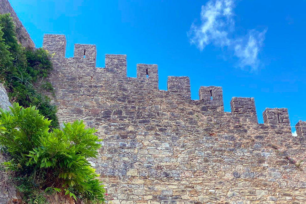 The-Castle-of-Óbidos-A-Journey-Through-Time-on-Portugal’s-Silver-Coast-SIlver-Coast-Travelling-Óbidos-Castle-Walls-Óbidos-walking-tour