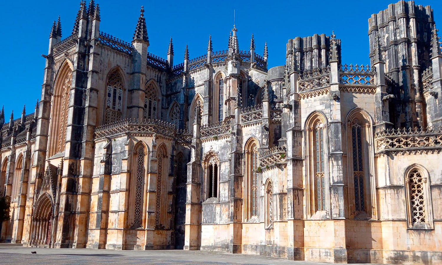 Batalha-Monastery-A-Masterpiece-of-Portuguese-Gothic-Architecture-Silver-Coast-Travelling-tours-Portugal