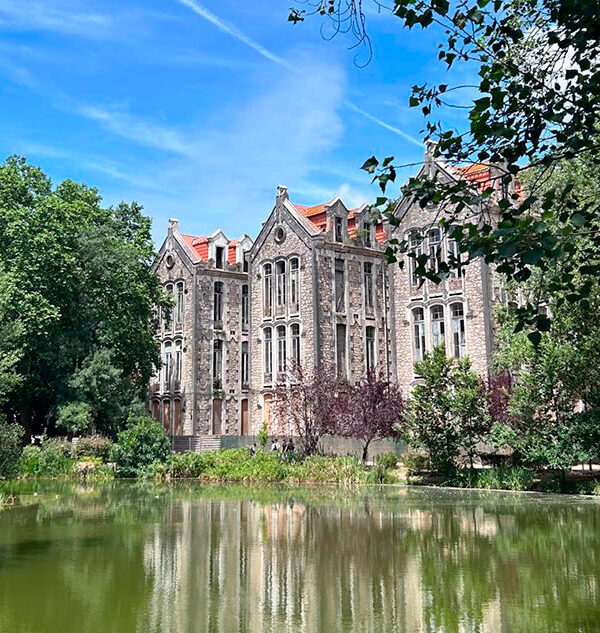 Why-Choose-Silver-Coast-Travelling-Portugal,-Caldas-da-Rainha-romantic-garden,-Silver-Coast-Travelling-tours-2026